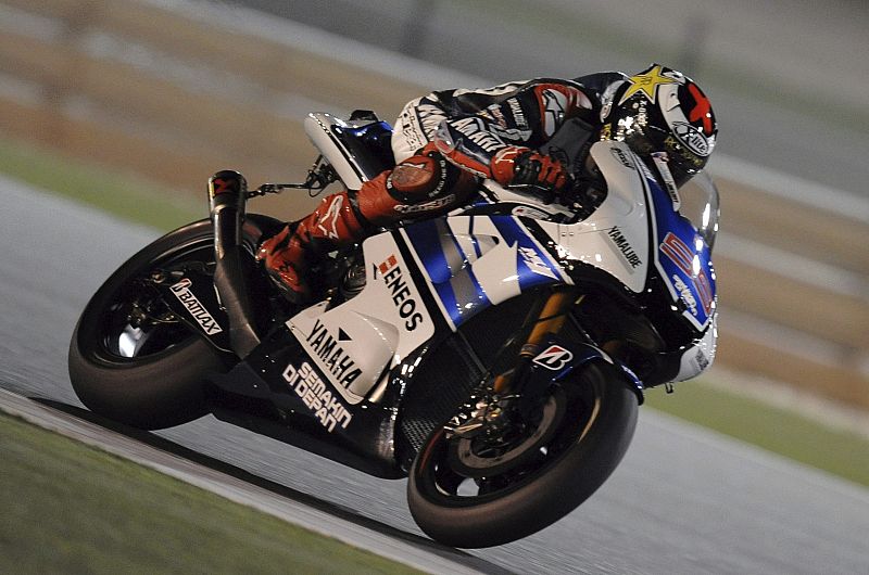 Lorenzo vuela en el desierto de Catar y se convierte en el primer campeón de MotoGP