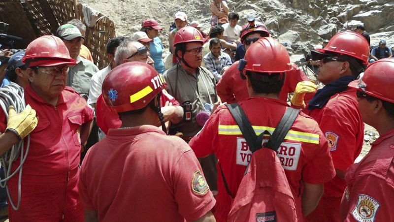 El gobierno peruano solicita ayuda para rescatar a nueve mineros atrapados por un derrumbe
