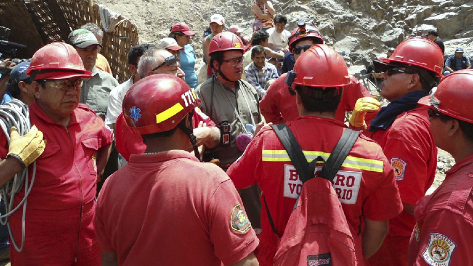 El Gobierno peruano pide ayuda  de expertos para el rescate de sus mineros