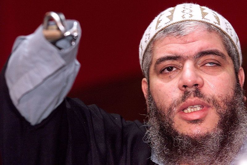 El Tribunal de Estrasburgo autoriza la extradición del clérigo radical Abu Hamza a EE.UU.