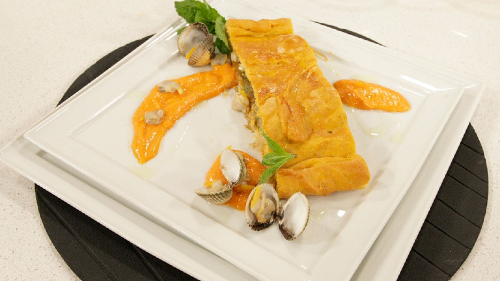 Saber cocinar - Empanada de berberechos y salmorejo