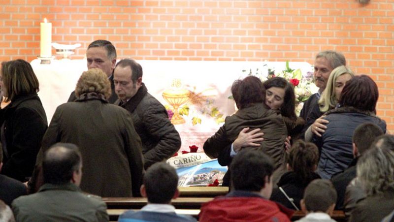 Cientos de personas en el funeral por el joven hincha del Athletic de Bilbao
