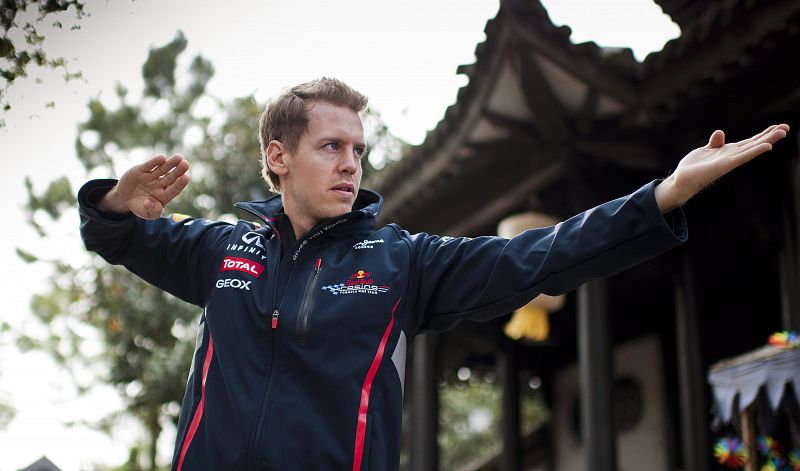 Vettel: "El coche es muy nervioso y se mueve mucho"
