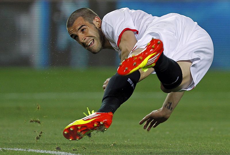 El Sevilla busca Europa y sentencia al Zaragoza (3-0)