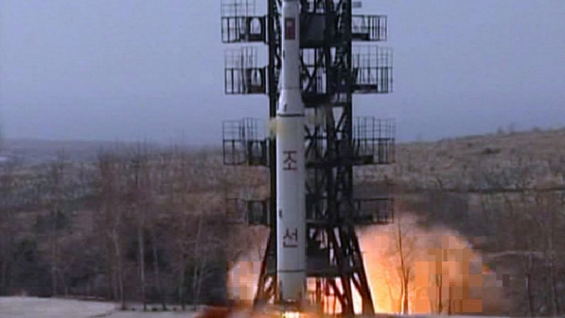 Corea del Norte fracasa en el lanzamiento de su polémico cohete