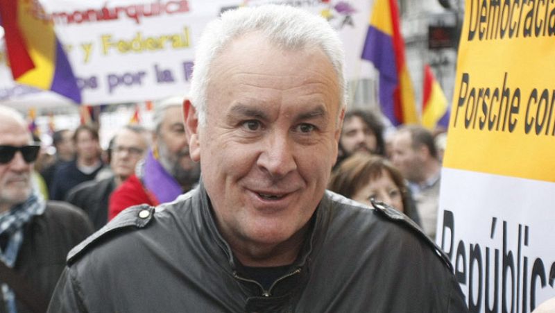 Nacionalistas e IU critican el viaje del rey en plena crisis a Botsuana mientras PP y PSOE callan