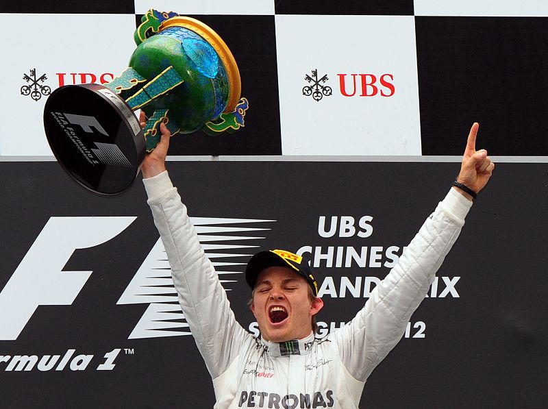 Rosberg consigue su primer GP en Shanghái; Alonso, noveno