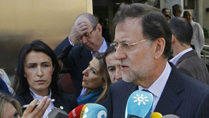 Los príncipes de Asturias visitan al rey junto a las infantas Leonor y Sofía