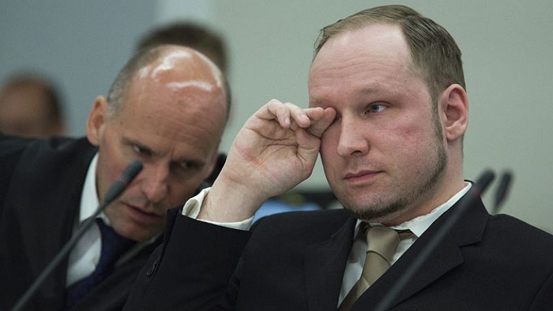 Breivik reconoce los hechos pero no la culpabilidad y alega "defensa propia"