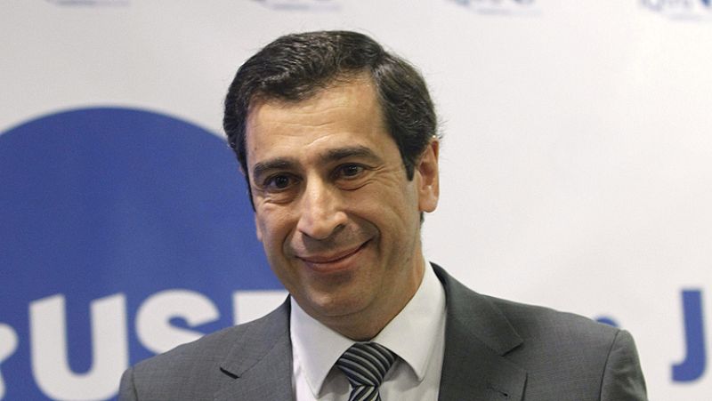 El rey intensifica los ejercicios de recuperación en el hospital, donde seguirá ingresado