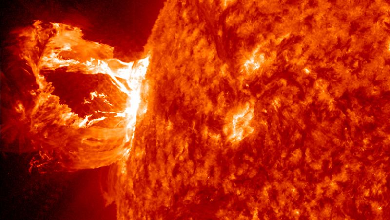 Captan una de las llamaradas solares más espectaculares de los últimos años