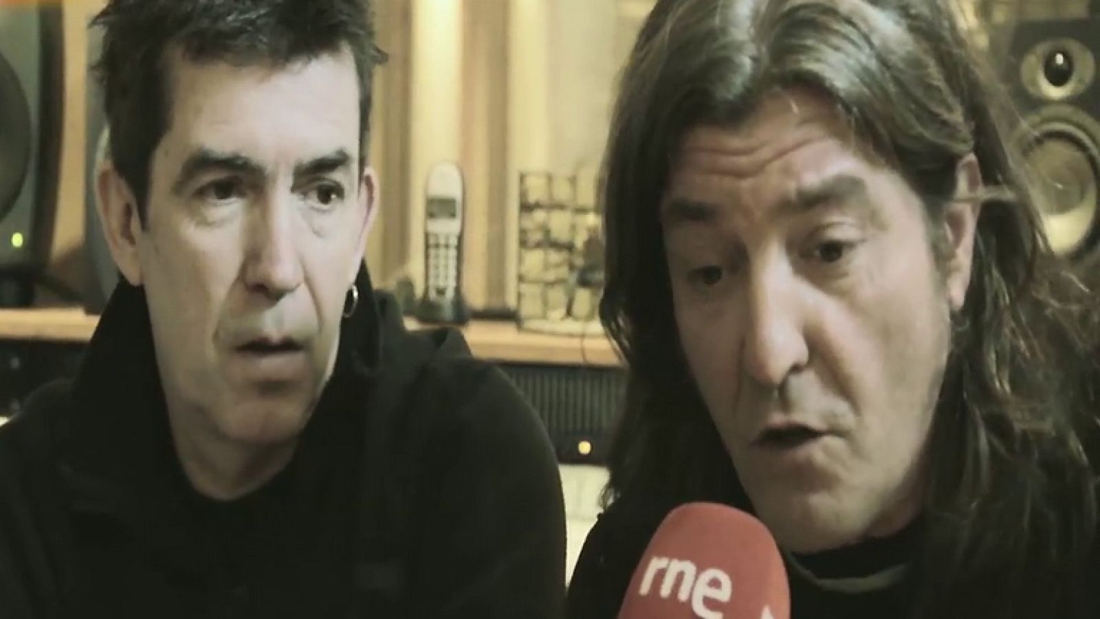 Barricada - Track by track de 'Flechas cardinales' - El vuelo del Fénix | Ver