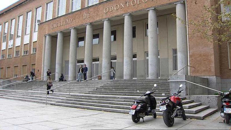 Educación baraja que los universitarios paguen un 25% de lo que cuesta su plaza