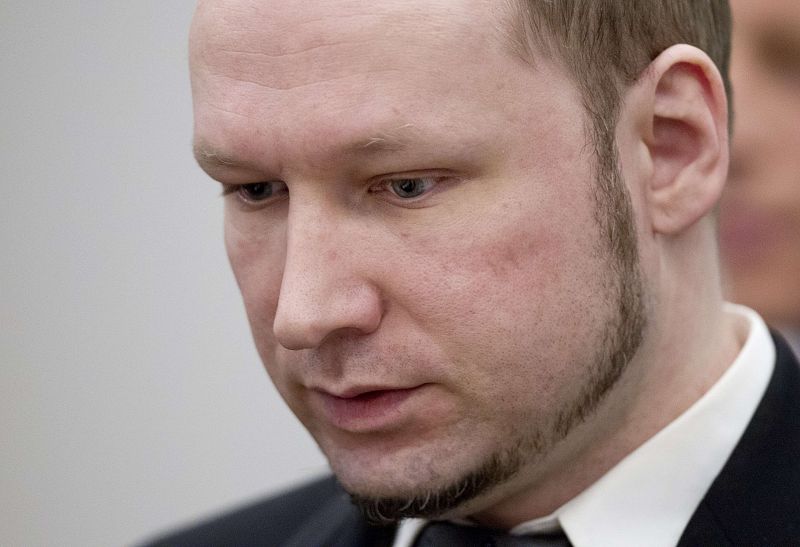 Breivik pide perdón a las víctimas de la bomba de Oslo que no tenían pertenencia política