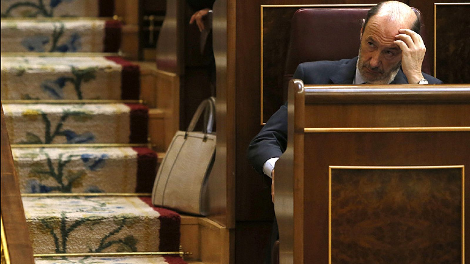 Rubalcaba: "Los presupuestos son económicamente ineficaces y socialmente injustos" - La tarde en 24h | Ver