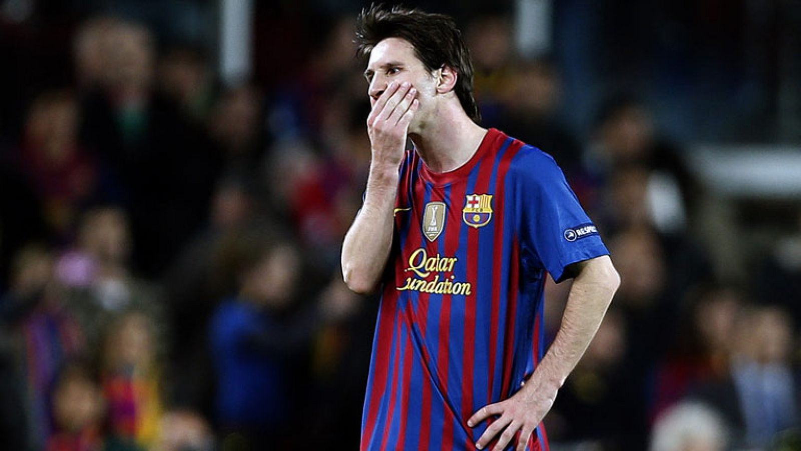 El FC Barcelona ha quedado eliminado de la Champions League después de empatar 2-2 ante el Chelsea que consigue así su pase a la final que se jugará en Múnich. Busquets e Iniesta marcaron por los azulgrana; Ramires y Torres, por el equipo 'blue'. Mes