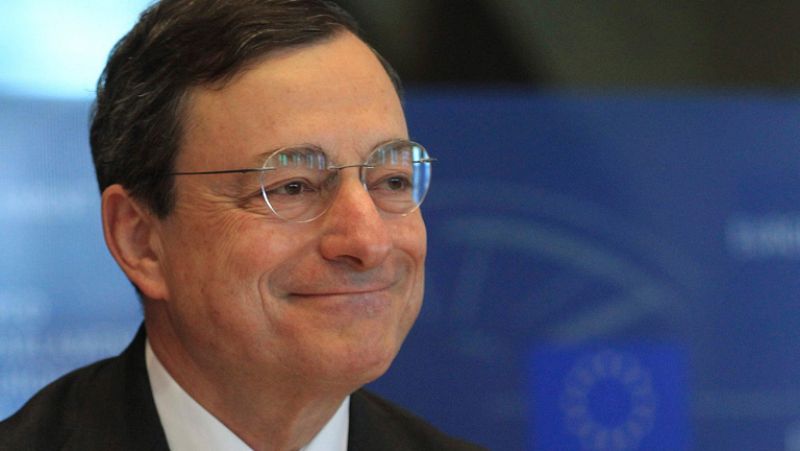 Draghi elogia los "progresos" de España, pero rechaza intensificar la compra de su deuda pública