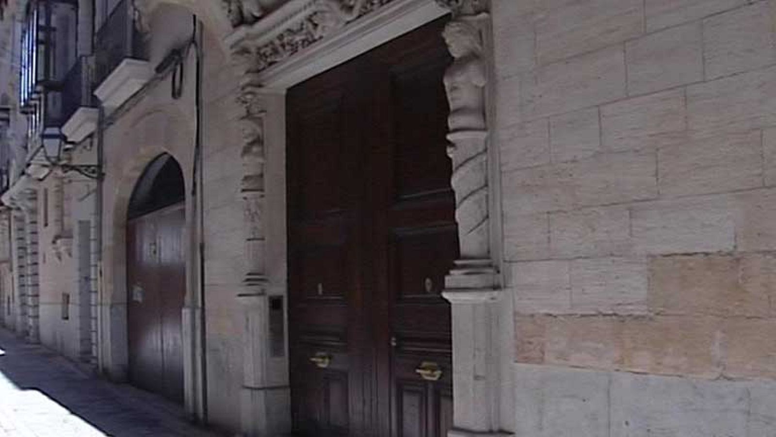 Jaume Matas logra paralizar la subasta de tres inmuebles de su propiedad