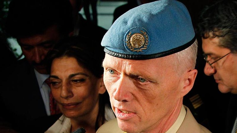 El jefe de misión de ONU pide a "todos los sirios" que detengan la violencia