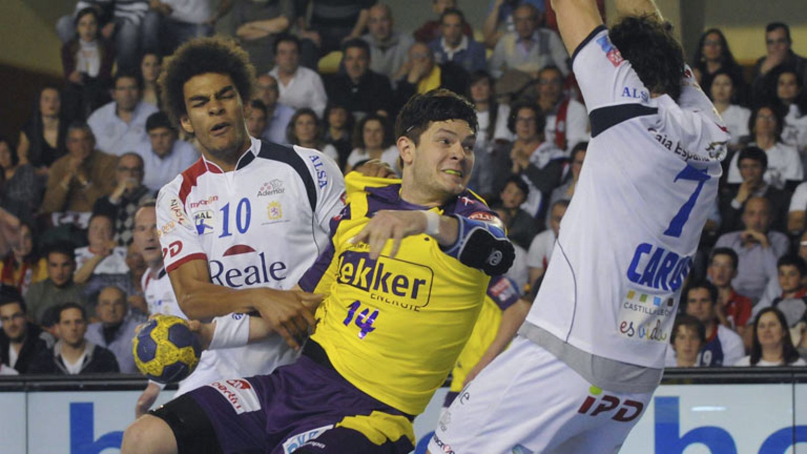 El Ademar se despide de la Champions