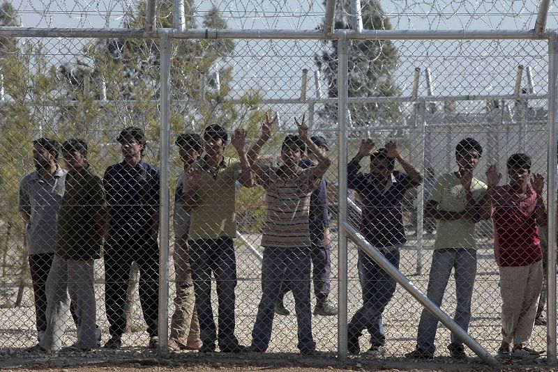 Grecia crea campamentos para recluir a los inmigrantes irregulares antes de las elecciones