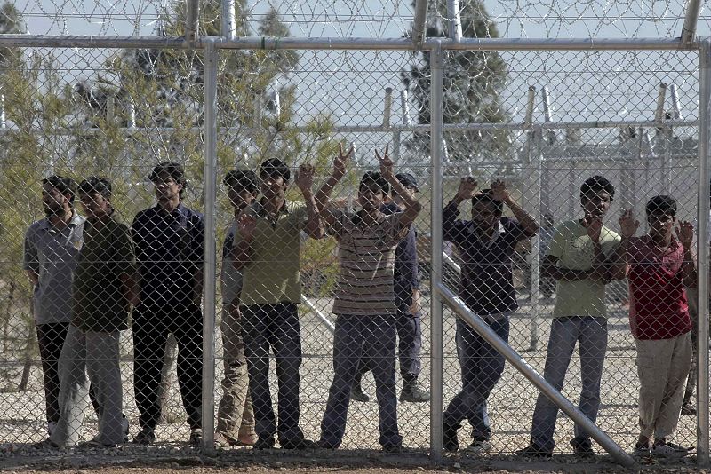 Grecia crea campamentos para recluir a los inmigrantes irregulares antes de las elecciones