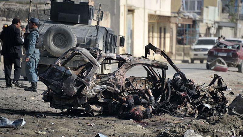 Los talibanes provocan varias explosiones en el centro de Kabul tras la visita de Obama