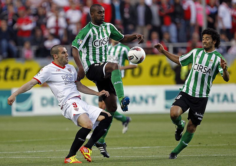 El Sevilla pierde el derbi en el último minuto y se queda sin opciones de jugar en Europa (1-2)