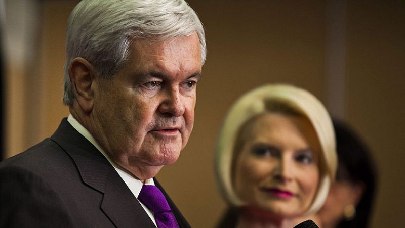 Gingrich abandona la carrera republicana con tibias alabanzas a Romney y apelando a Reagan