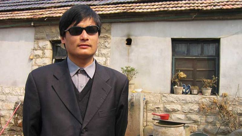 EE.UU. anuncia que China tramitará "lo antes posible" la salida del disidente Chen Guangcheng
