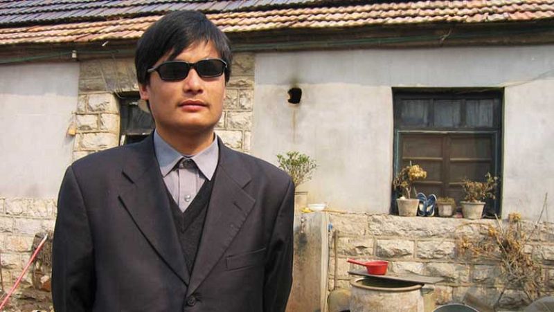 EE.UU. anuncia que China tramitará "lo antes posible" la salida del disidente Chen Guangcheng