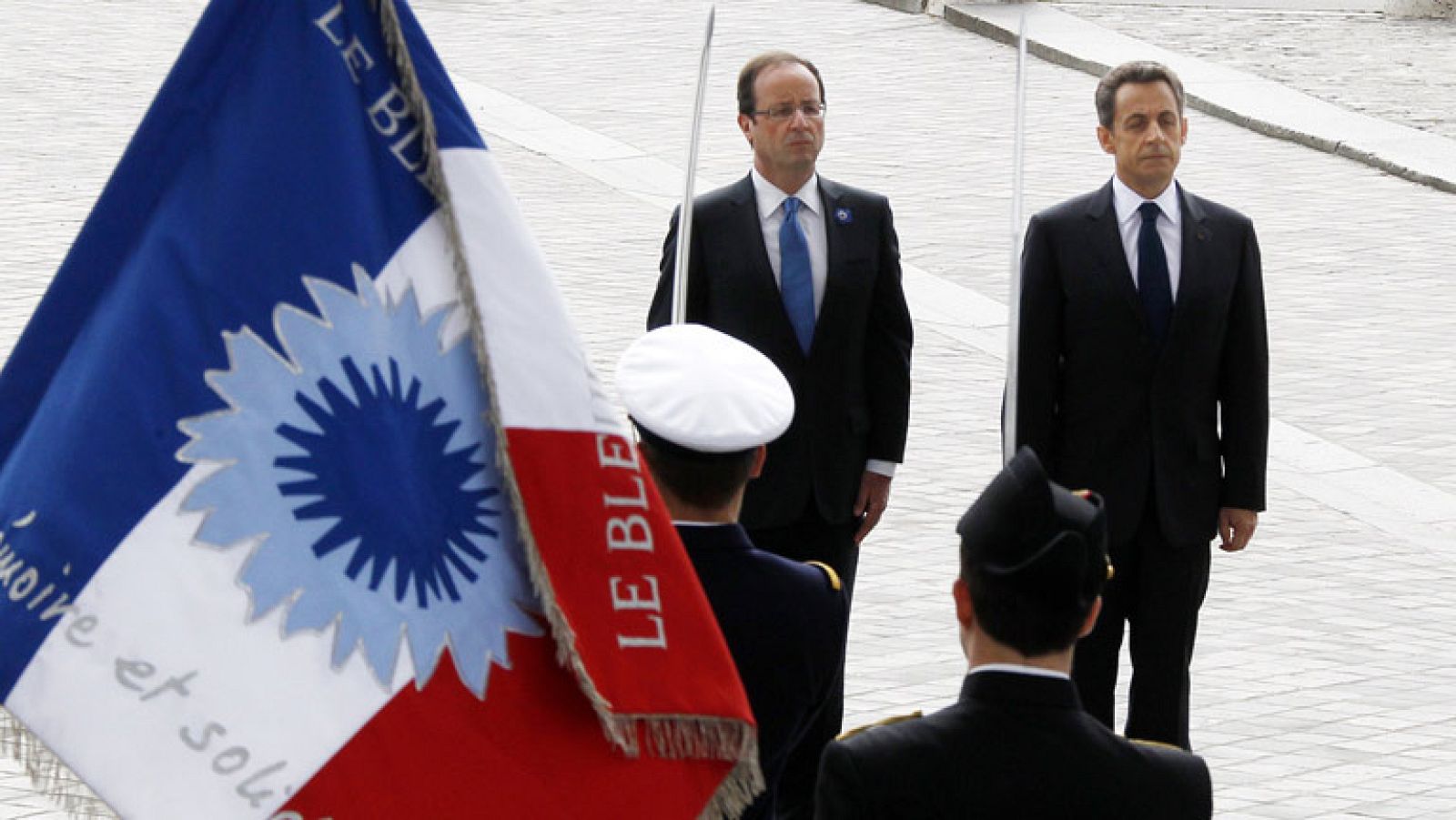 Sarkozy y Hollande, juntos en el homenaje a los caídos en la II Guerra Mundial