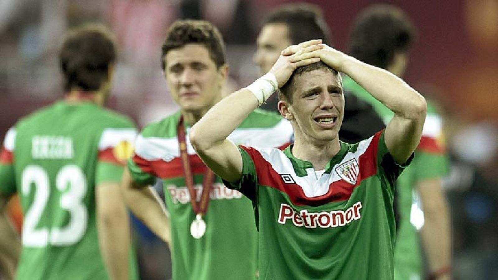 Los jugadores del Athletic de Bilbao remontan la tristeza tras perder la Europa League