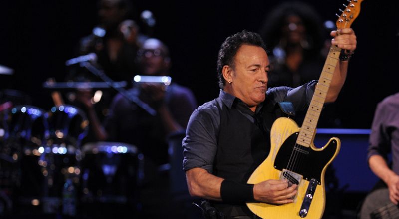 Springsteen llega a Europa en plena forma y hace un guiño a los "indignados"