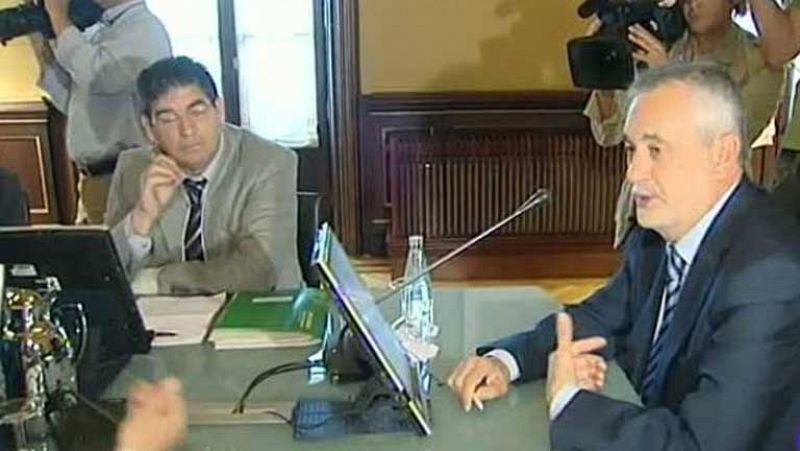 Andalucía recorta sueldos públicos y sube impuestos para cumplir con déficit