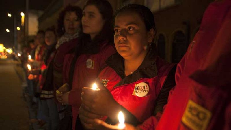 Dos muertos por una explosión de una bomba en Bogotá dirigida a un exministro del Interior