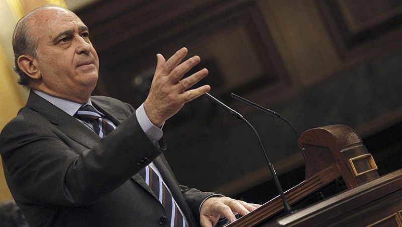 Fernández Díaz rechaza la oferta de diálogo de ETA y pide que se disuelva