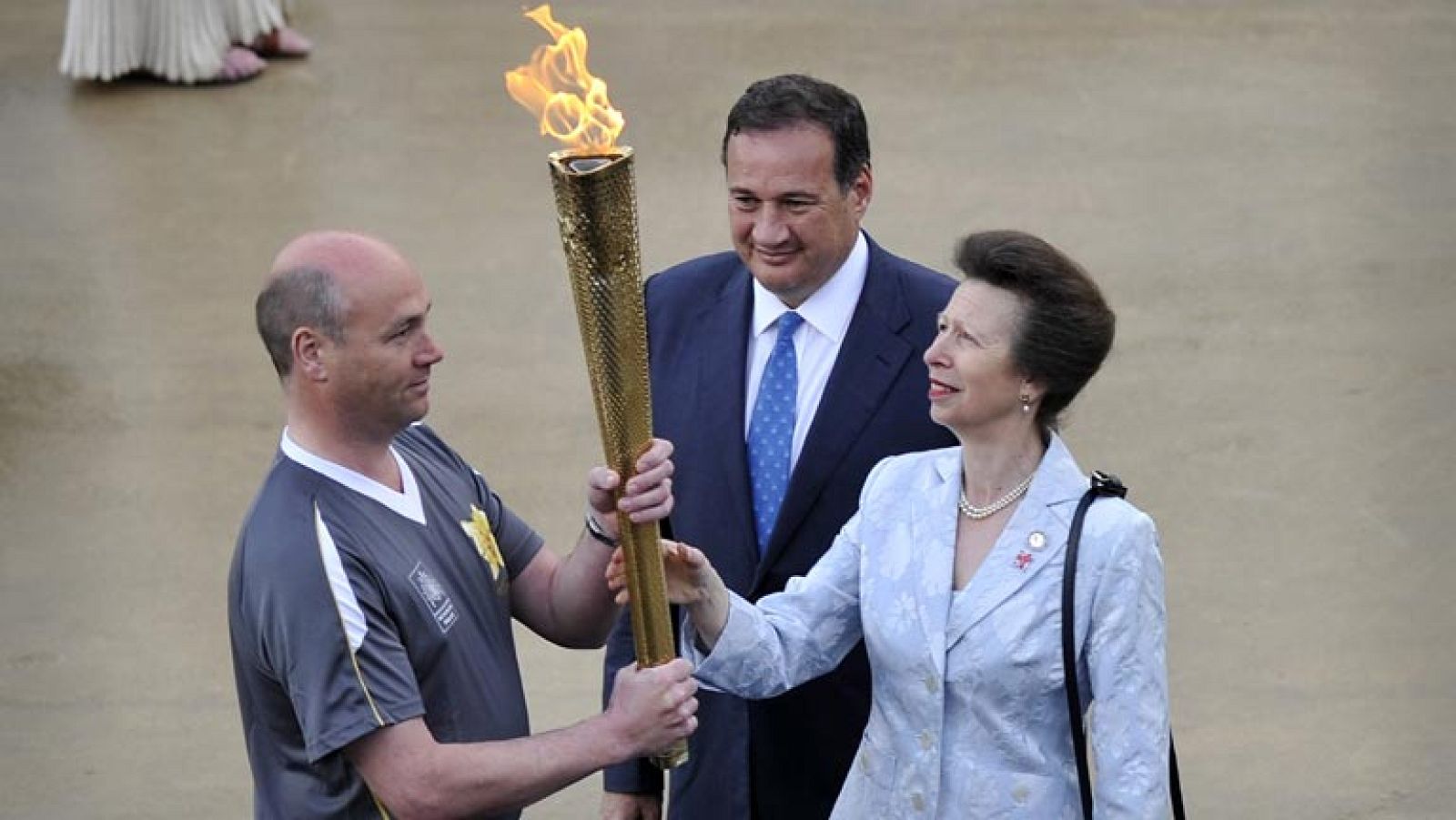 Grecia da el relevo olímpico a Inglaterra