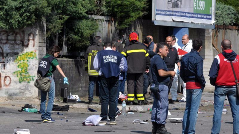 Una bomba estalla en la localidad italiana de Brindisi y mata a una estudiante