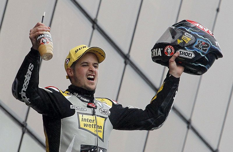 El suizo Thomas Luthi gana la carrera; Pol Espargaró es el nuevo líder del Mundial