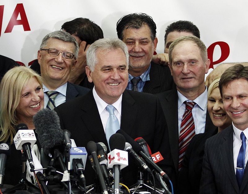 Nikolic, un antiguo "ultra" que se ha moderado, asumirá la presidencia serbia