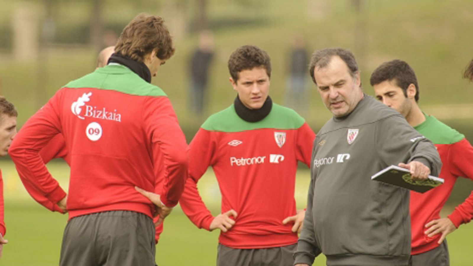 Bielsa sigue preparando la Copa, pese a la lluvia