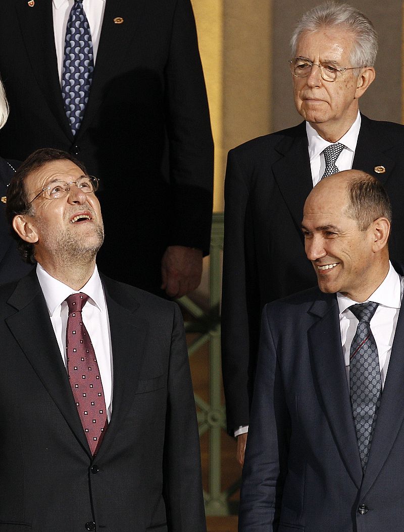 Monti esquiva el acoso a España y se erige como el hombre de consenso entre Merkel y Hollande