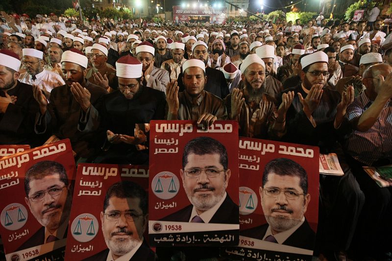Los candidatos islamistas convierten la 'sharía' en el eje de la campaña en Egipto