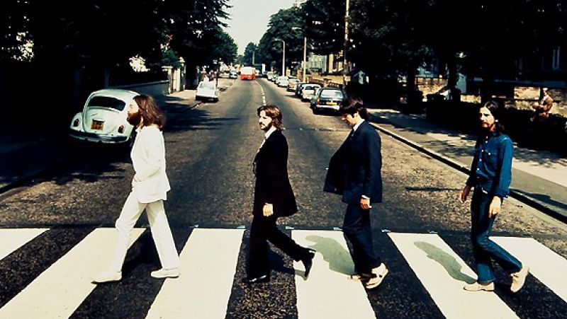 Los Beatles cruzan Abbey Road al revés por 24.135 euros en una subasta celebrada en Londres