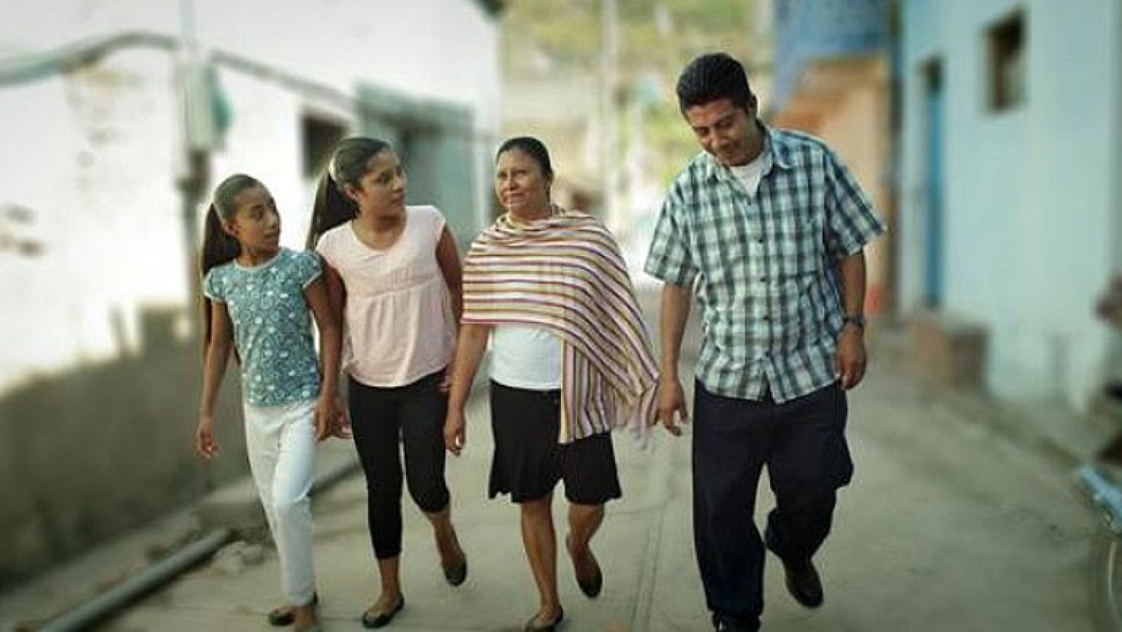 'Aquí y allá'', de Antonio Mendez se lleva el Premio de la Semana de la Crítica en Cannes | Ver