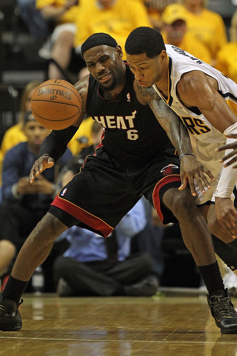 Dwyane Wade y LeBron James imponen su clase y ponen a los Heat en las finales