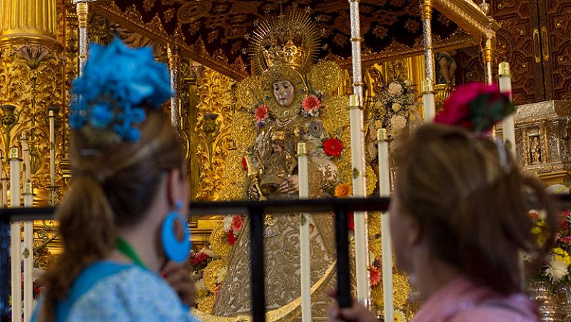 Calma y organización inusuales en el salto de la reja de la Virgen del Rocío