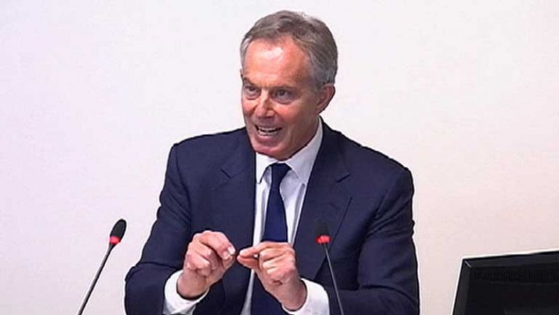 Blair reconoce que decidió no enfrentarse a los medios británicos por temor a las represalias