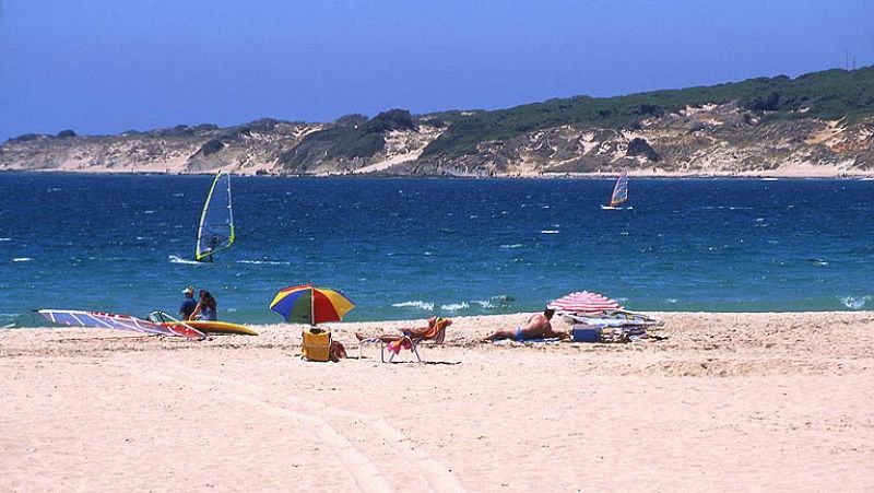 Luz verde para urbanizar Valdevaqueros, una de las últimas playas vírgenes de España